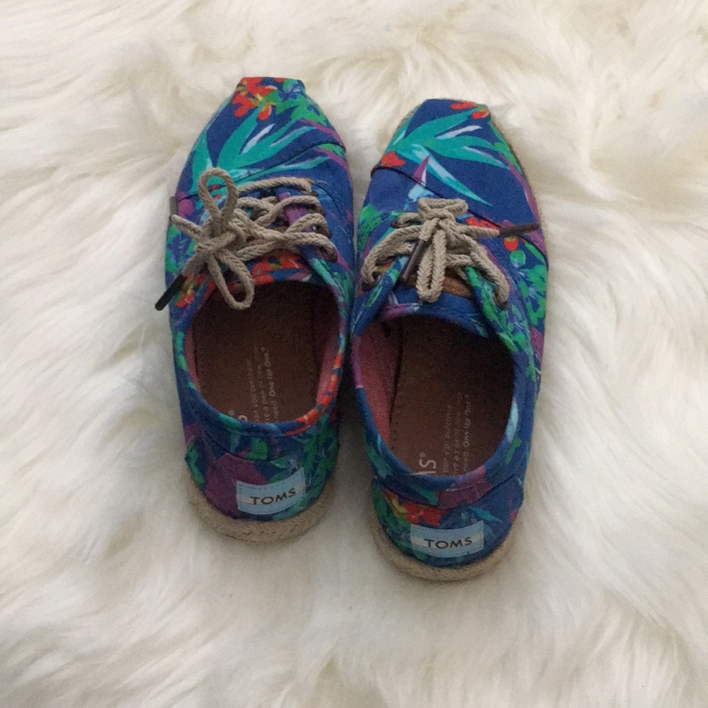 Toms